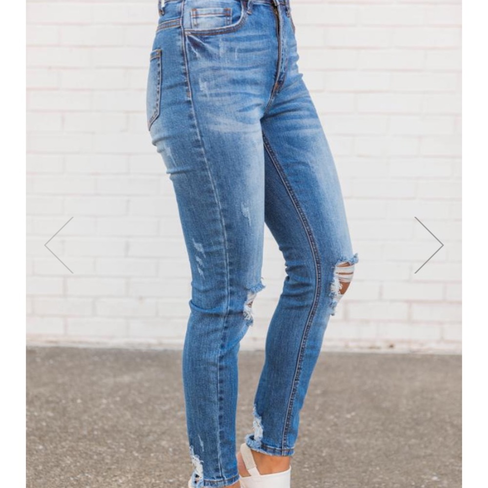 Pink lily “The Maggie”  skinny jeans